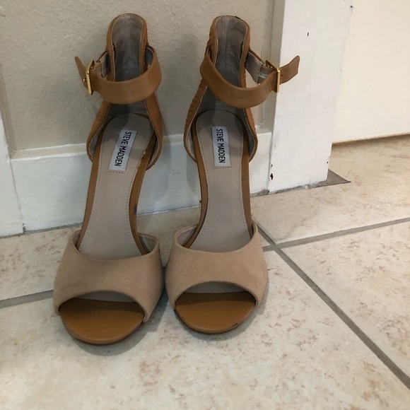 Steve Madden Tan Stepout Peep Toe Heels Size 8.5 - Picture 2 of 11